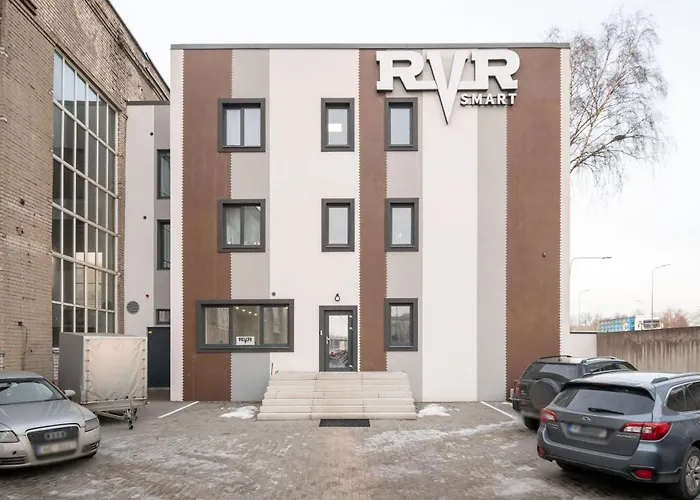 Rvr Smart With Free Parking And Self Check-in Hotel