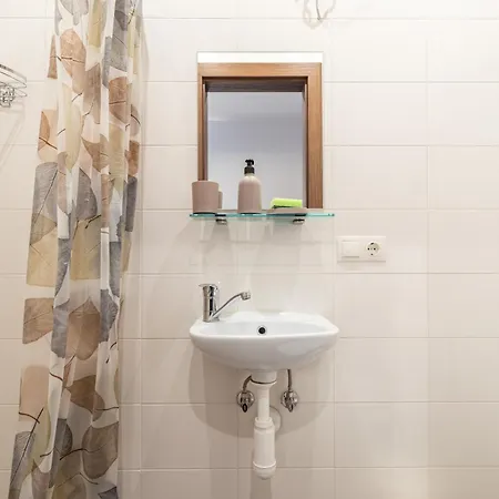 Rvr Smart With Free Parking And Self Check-in