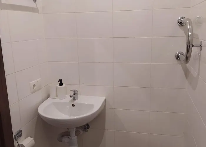 Viesnīca Rvr Smart With Free Parking And Self Check-in 3*