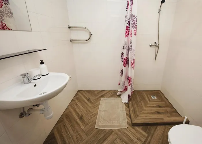 Viesnīca Rvr Smart With Free Parking And Self Check-in 3*