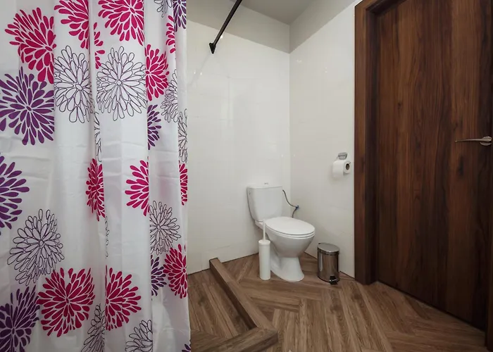 Rvr Smart With Free Parking And Self Check-in Viesnīca