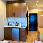 Rvr Smart With Free Parking And Self Check-in Hotel